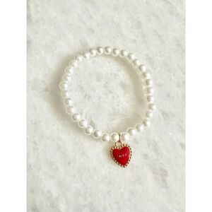 Red heart faux pearl bracelet ￼